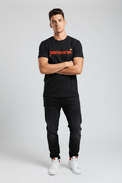 T-shirt Brand rouge unisexe streetwear – ZEYKKA Studio